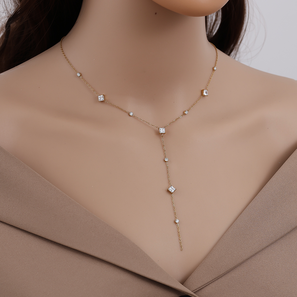 Stainless steel necklace 39cm Cube Diamond