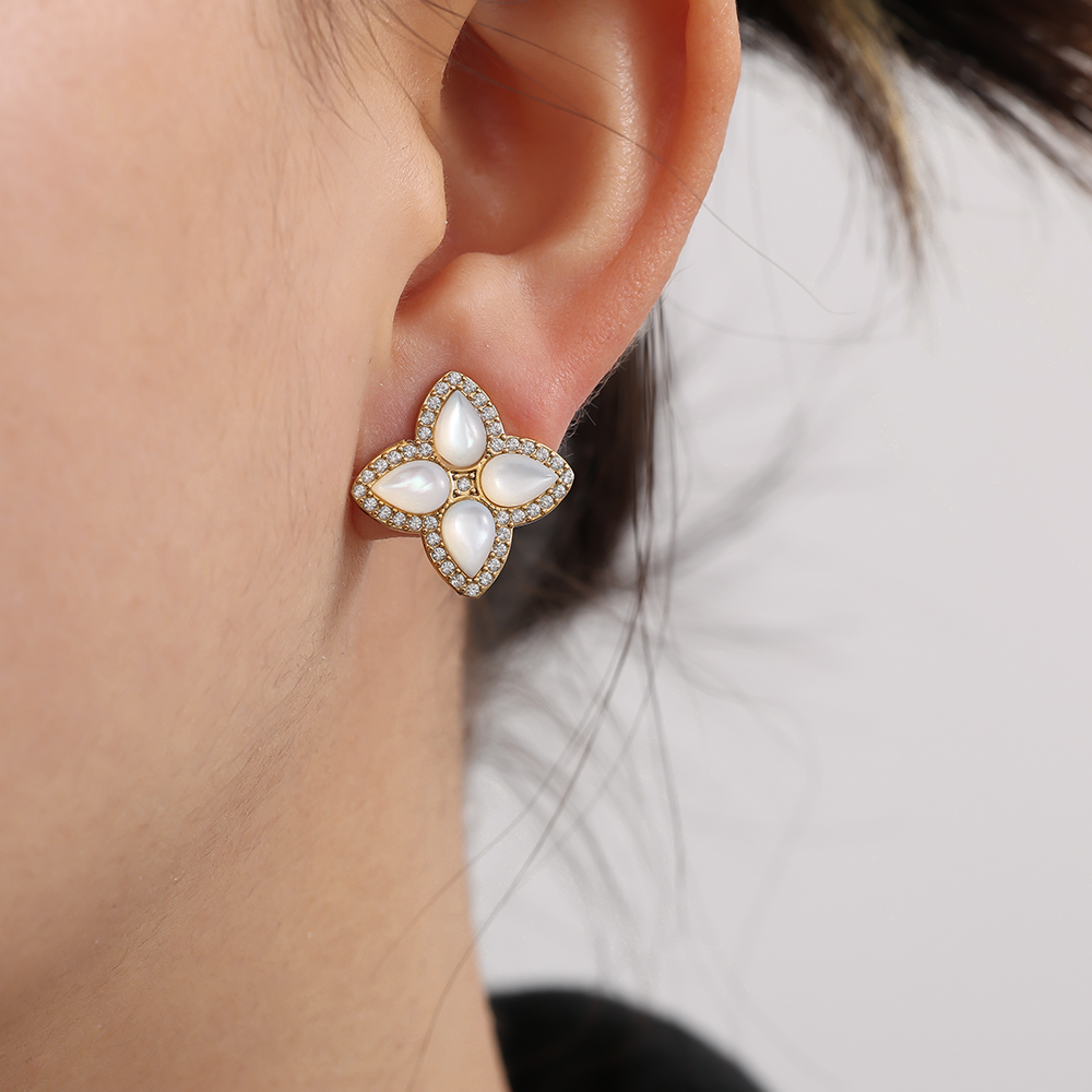 Stainless steel earrings 15mm Nice Diamond Luckly Flower