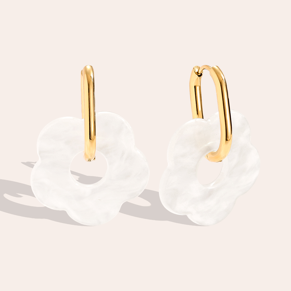 Stainless steel earrings 3cm White acrylic flower
