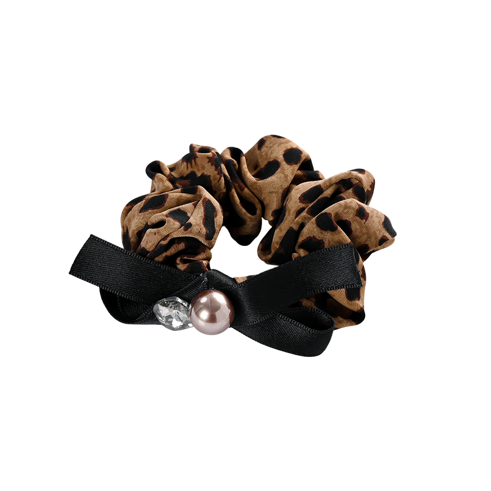 Leopard-print scrunchie with a bow    