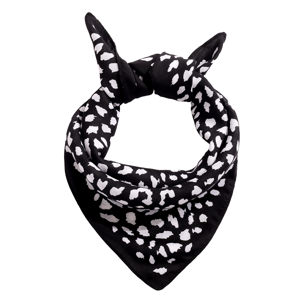 68*68cm Black And White Leopard Print Scarf