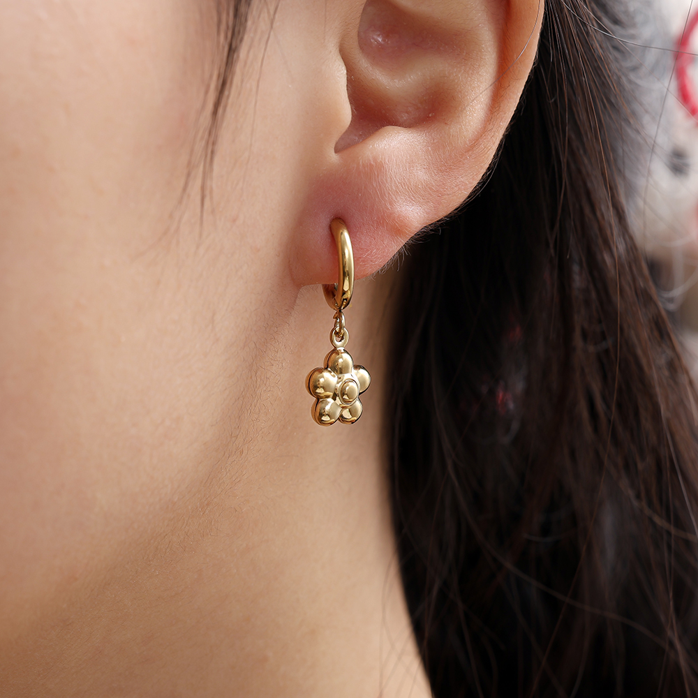 Stainless steel earrings 1*2.5cm cute flower