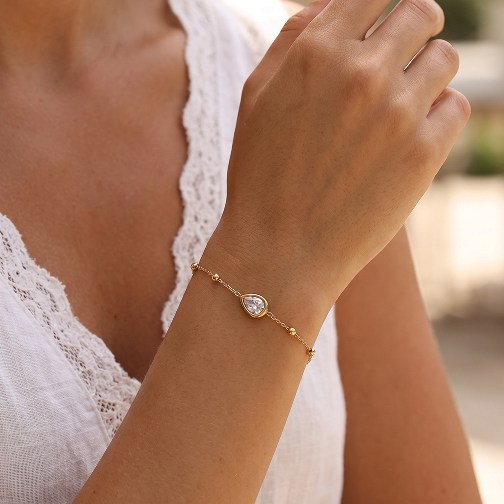 Stainless steel bracelet, 17 cm, with teardrop-shaped cubic zirconia