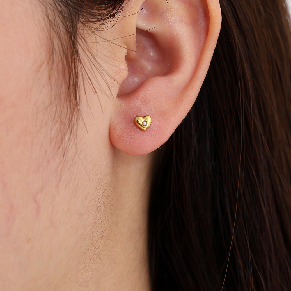 Stainless steel piercing 4mm Diamond In Heart
