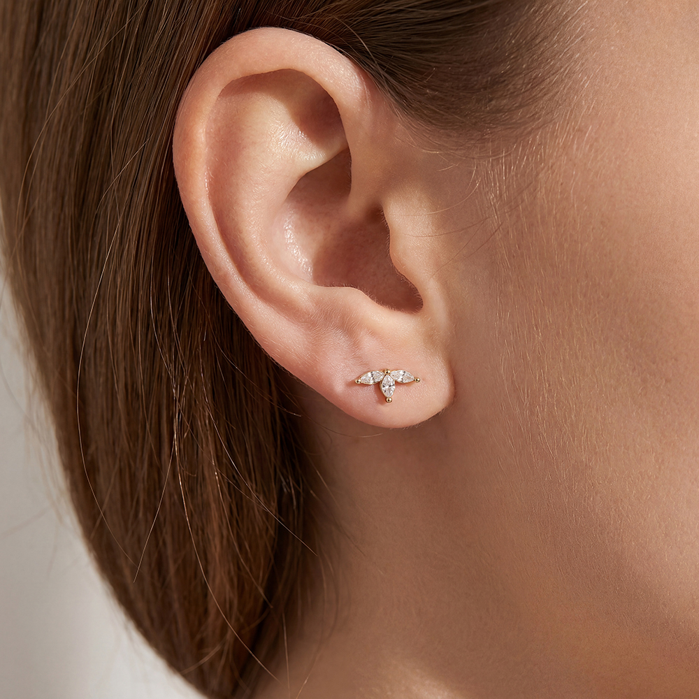 Stainless steel earrings 8mm zirconia leaf