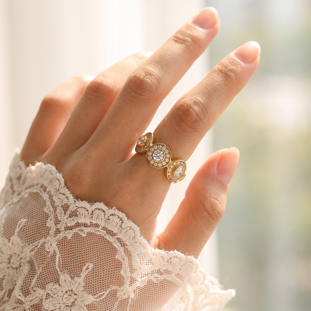 Stainless steel ring, adjustable, with sparkling cubic zirconia