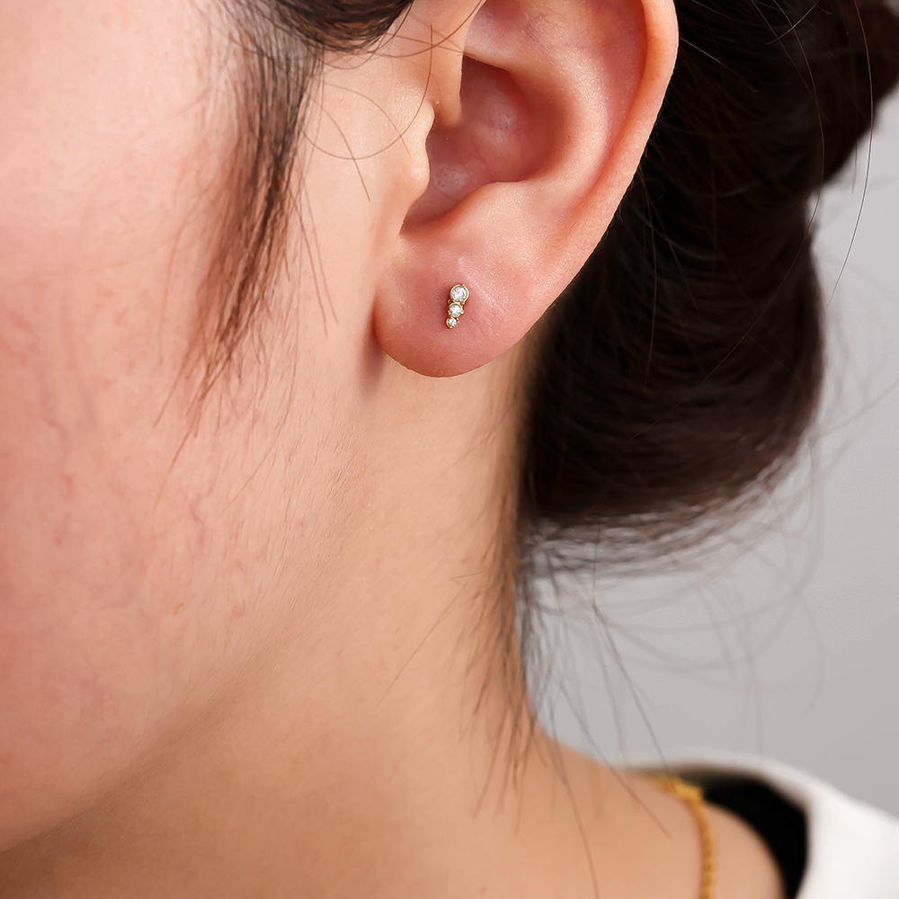 Stainless steel piercing 5mm Three Dots