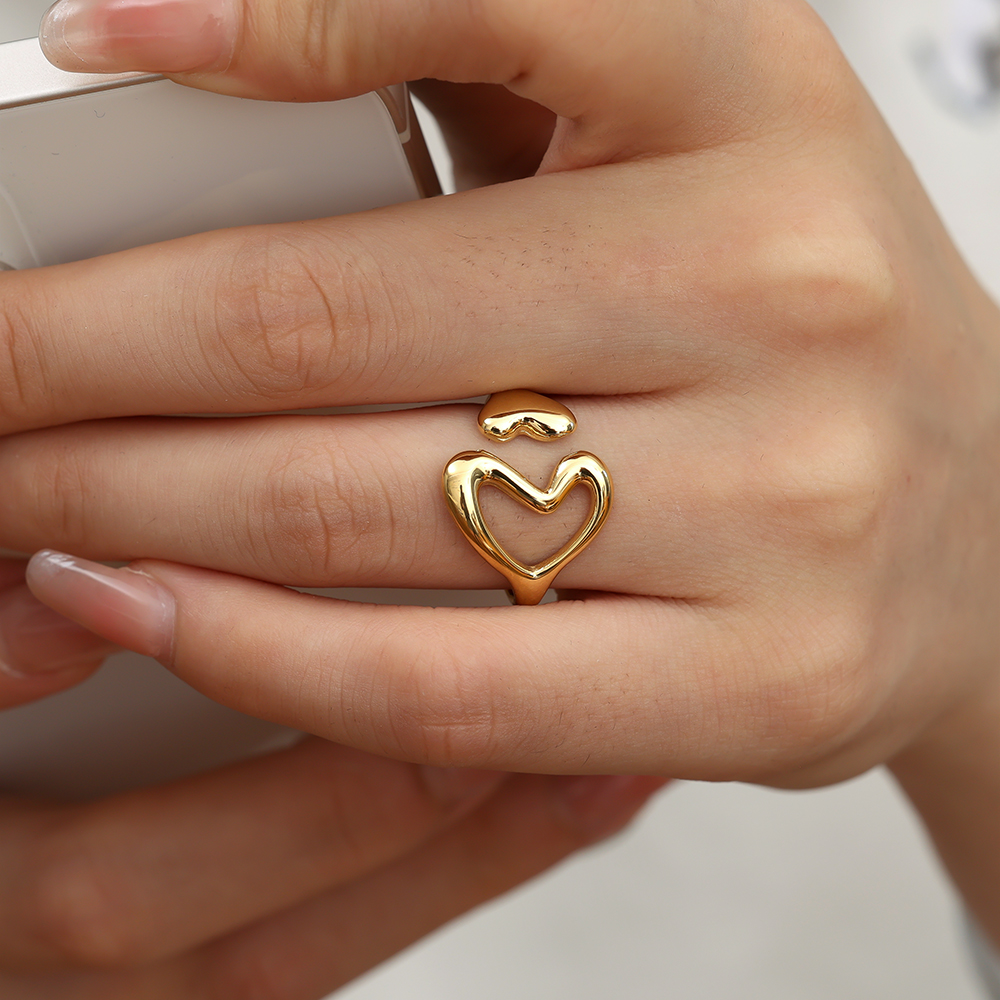 Hearts Hug stainless steel ring    