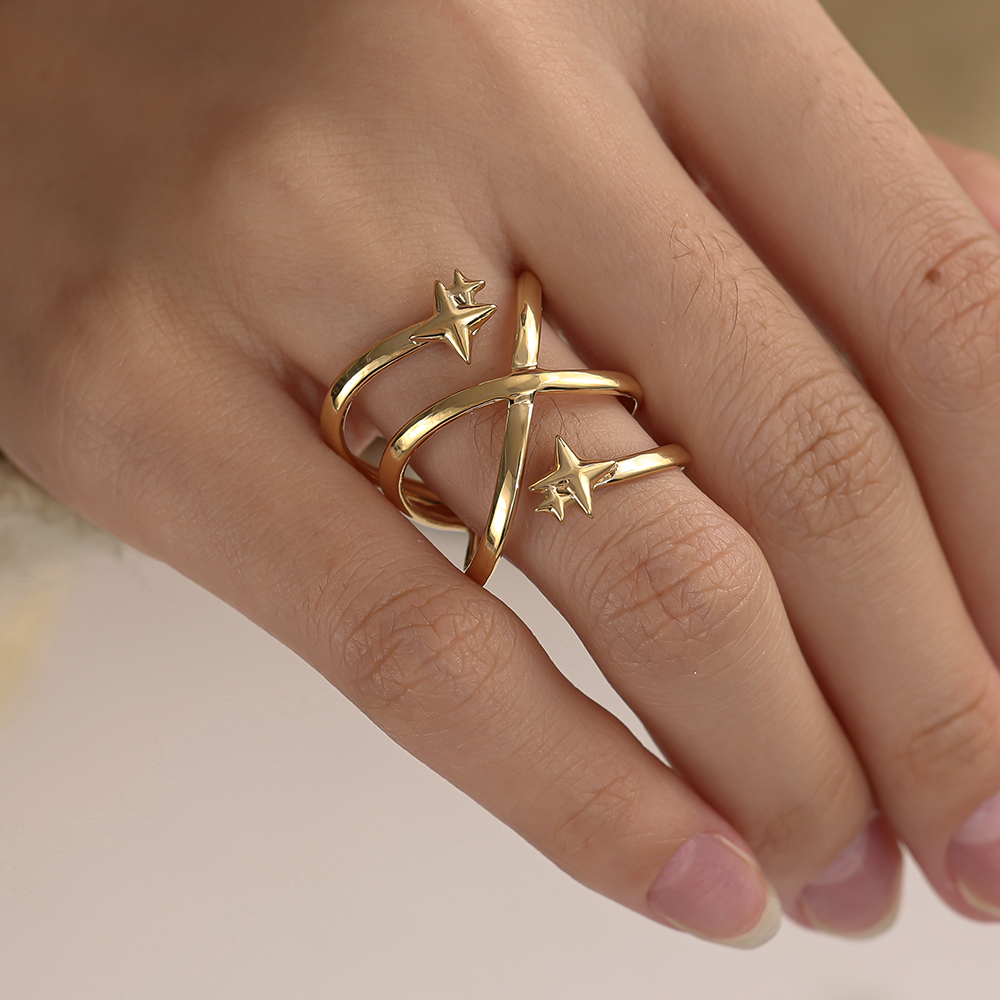 Adjustable stainless steel ring with multiple stars