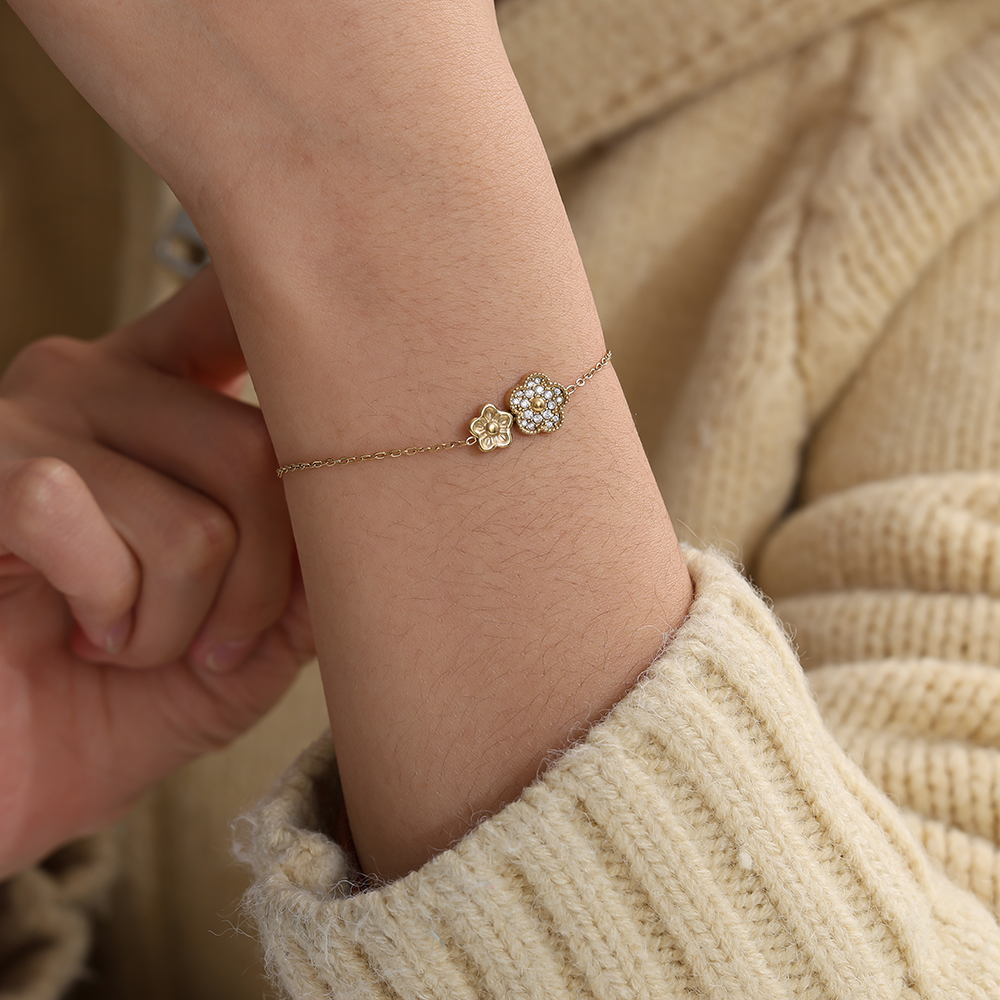 Stainless steel bracelet 17cm Two cute flowers