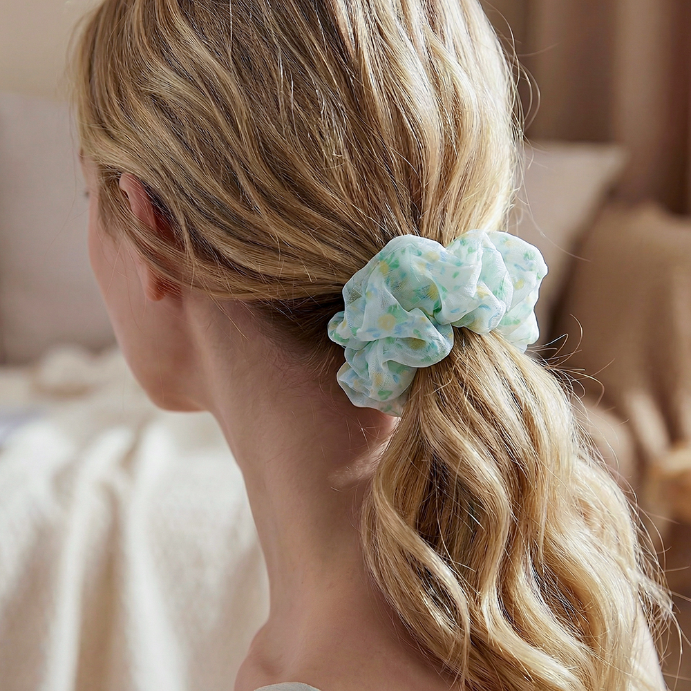 Small flowers scrunchie