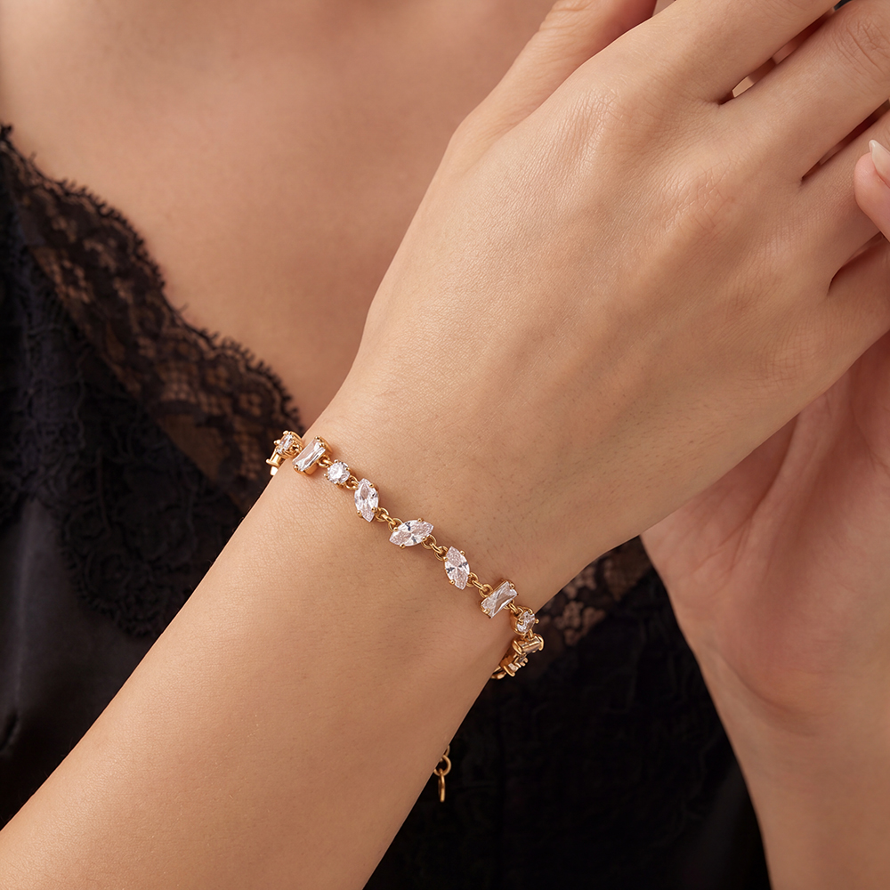 Stainless steel bracelet, 17cm, in various shapes with sparkling cubic zirconia     