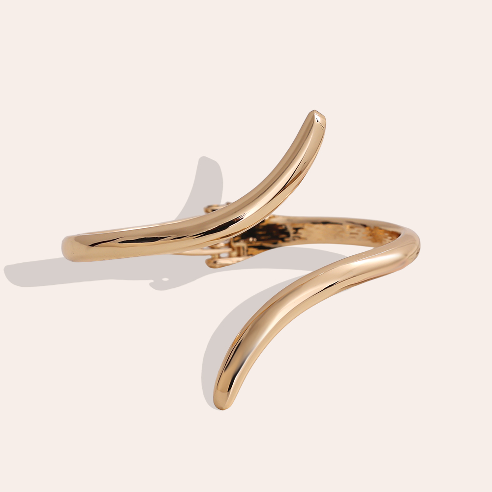 6.5cm offset brass bangle