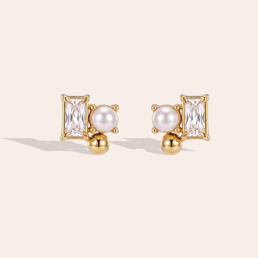 Stainless steel earrings with 6.6 mm rectangular zirconia
