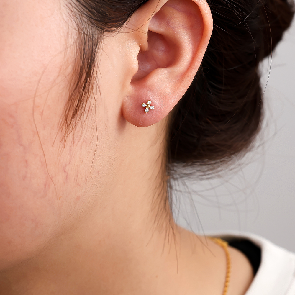 Stainless steel piercing 4mm Mini Cross Diamond