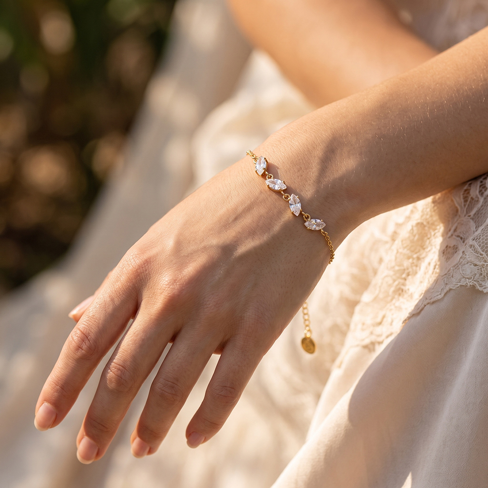 Stainless steel bracelet, 17 cm, with four cubic zirconia stones