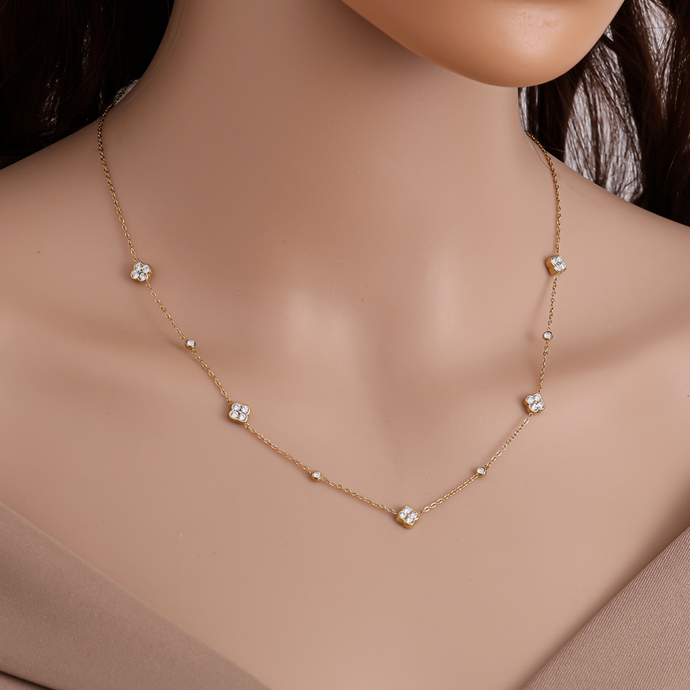 Stainless steel necklace 43cm Small Diamond Flower