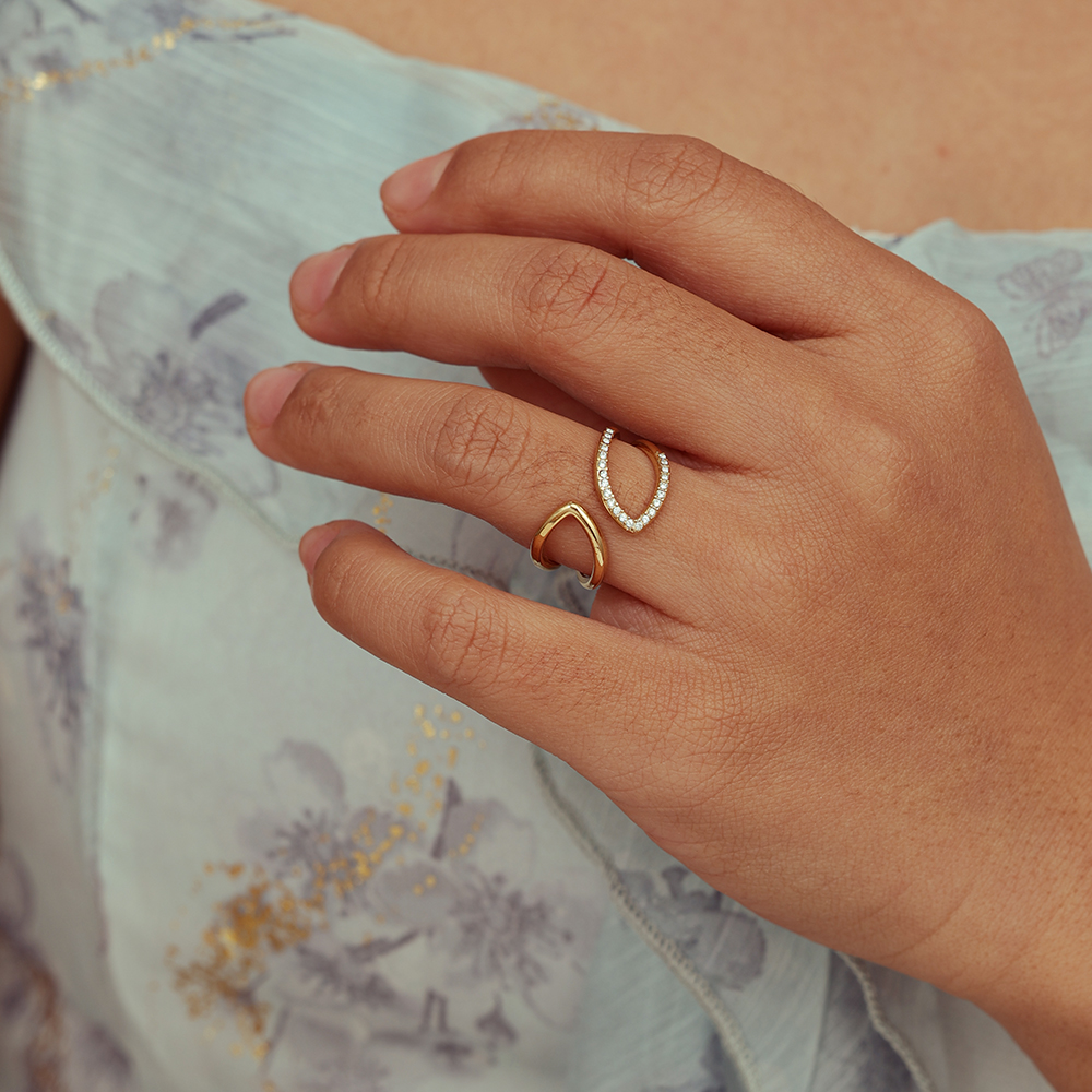Stainless steel ring – adjustable, striking design with cubic zirconia  