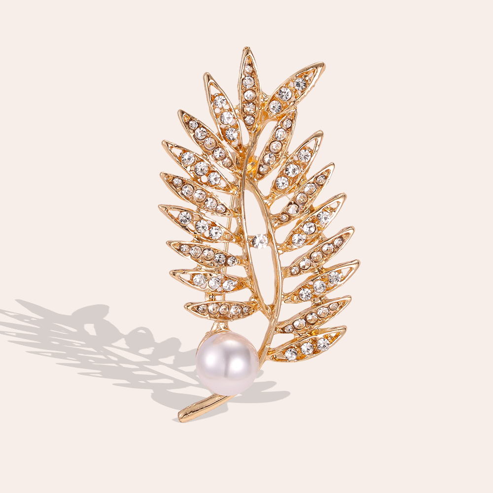 6cm Pearl Leaf Brooch     