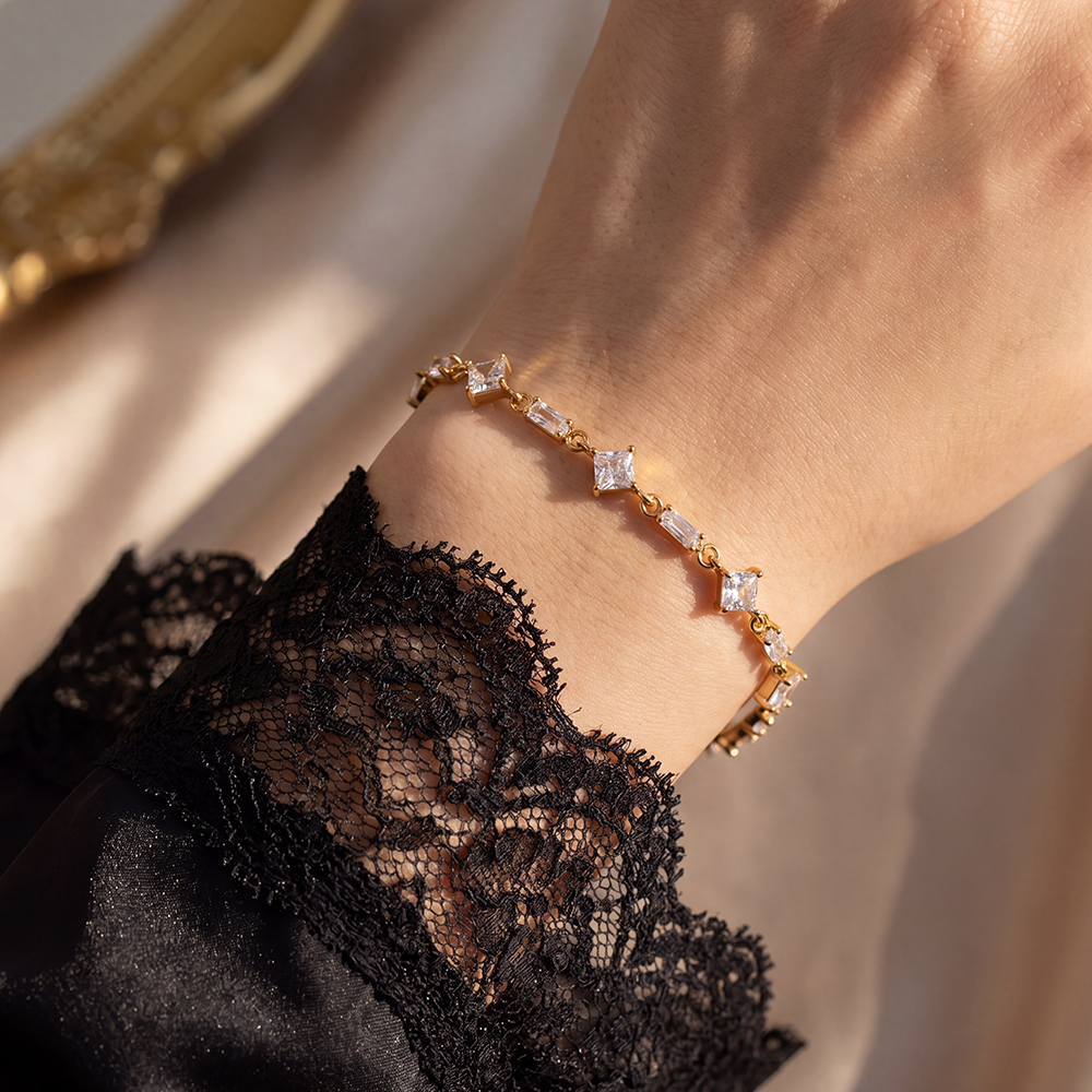 Stainless steel bracelet, 17 cm, with a variety of cubic zirconia chains