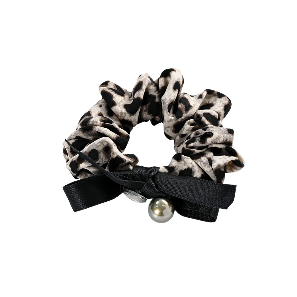 Leopard-print scrunchie with a bow    